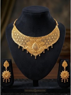 gold-pated-necklce-UBJKGN4